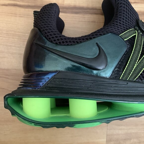 Athletic_Shoes
